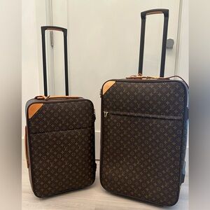 Horizon 55 and Horizon 70 Monogram Canvas Louis Vuitton suitcases